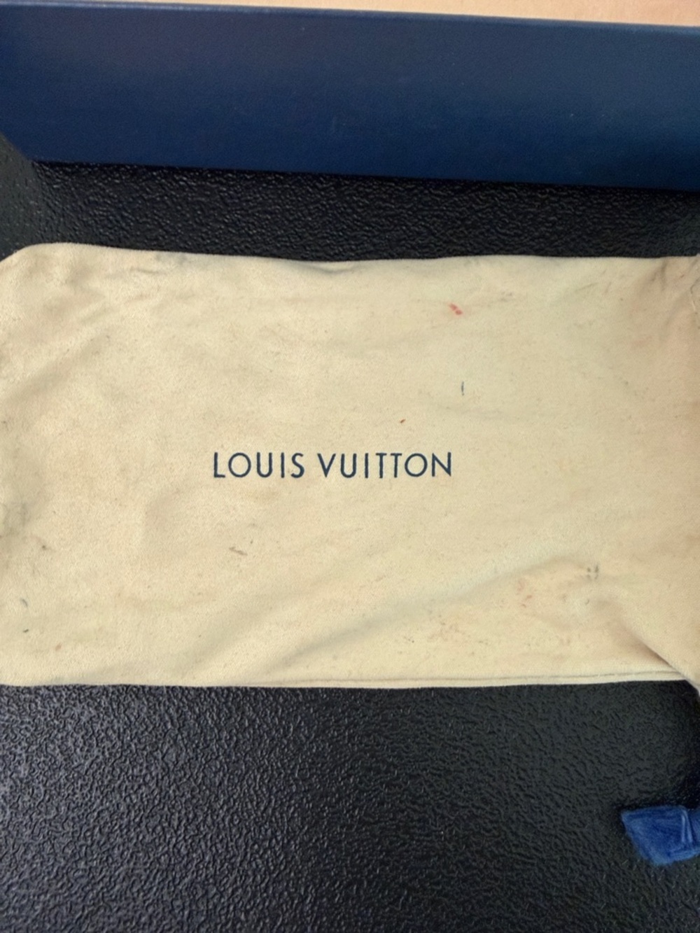 Louis Vuitton Silver and Black Gradient Aviator Sunglasses - Picture 7 of 8
